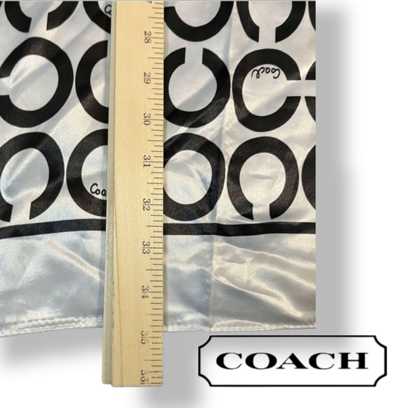 Coach Authentic Scarf Great condition 34" x 35" - Picture 4 of 5